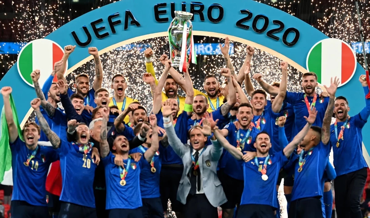 Сборная Италии становится чемпионом Европы по футболу - tvspb.ru