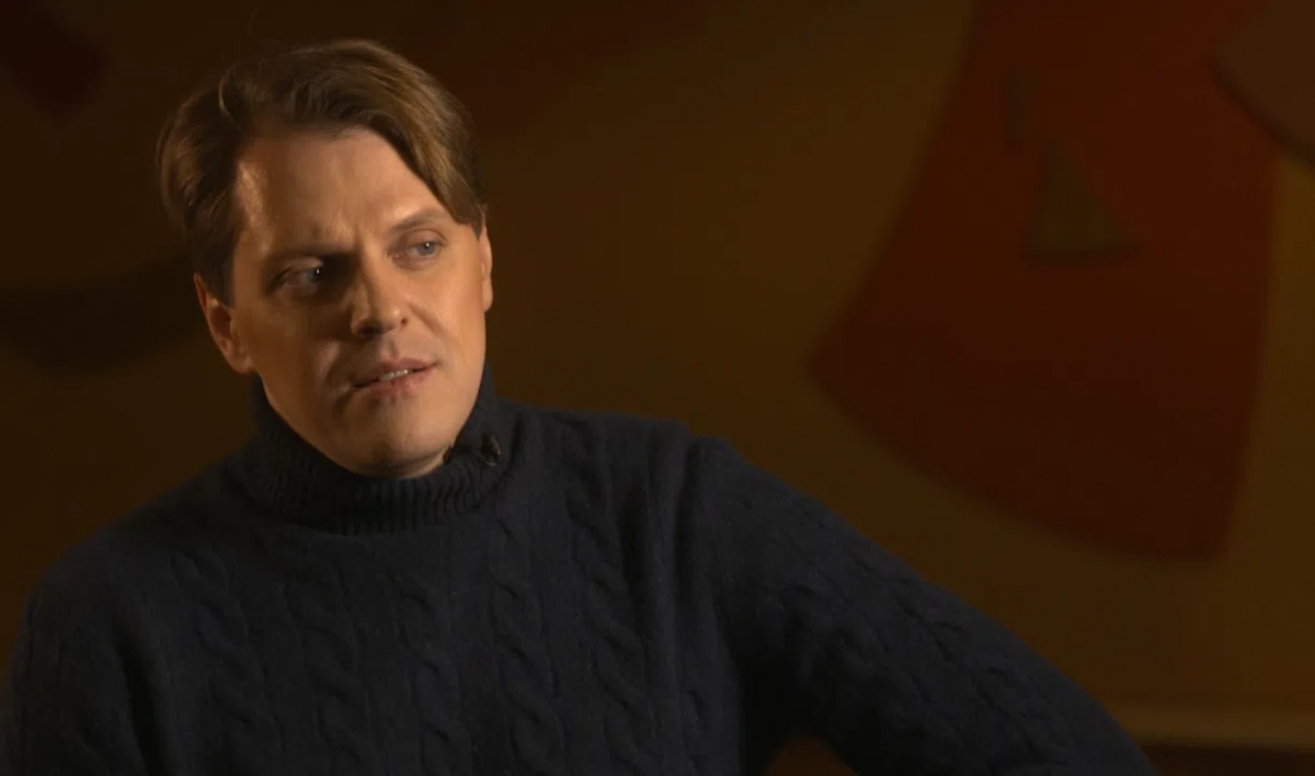 Лауреат премии «Золотая маска» Иван Ожогин выступит в Петербурге с концертом «Накануне Рождества» - tvspb.ru