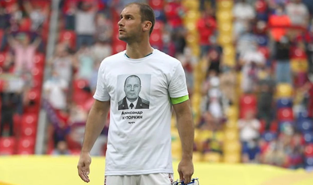 «Зенит» почтил память петербургских врачей, погибших от коронавируса - tvspb.ru