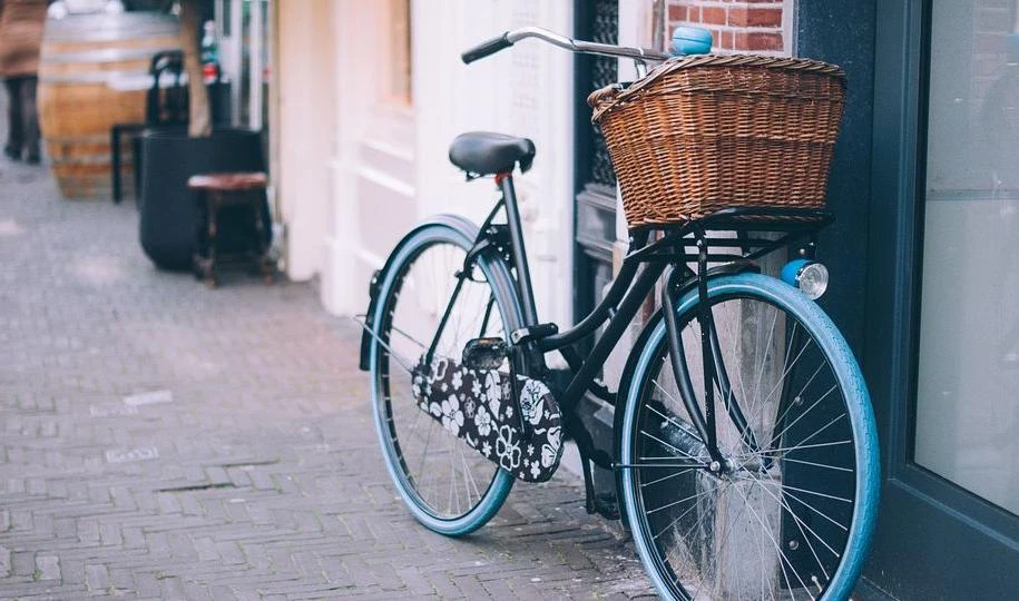 В квартире, в гараже, на даче. Петербуржцам рассказали, где хранить велосипед зимой - tvspb.ru