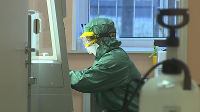 Глава ВОЗ заявил о переходе коронавируса в «новую опасную фазу»