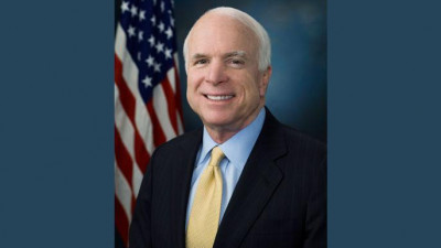 Маккейн раскритиковал Трампа за поздравление Путина с победой на выборах