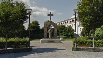 Польша намерена забрать у Франции памятник папе римскому работы Церетели