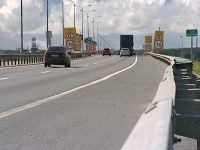 Участок КАД между Московским и Пулковским шоссе сузят, чтобы убрать грязь