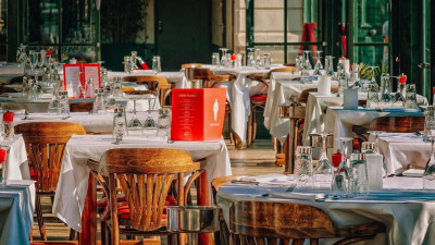 Предприятия сферы услуг ждут особые условия работы после снятия ограничений по COVID-19