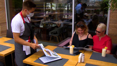 В Петербурге большинство заведений соблюдают эпидбезопасность