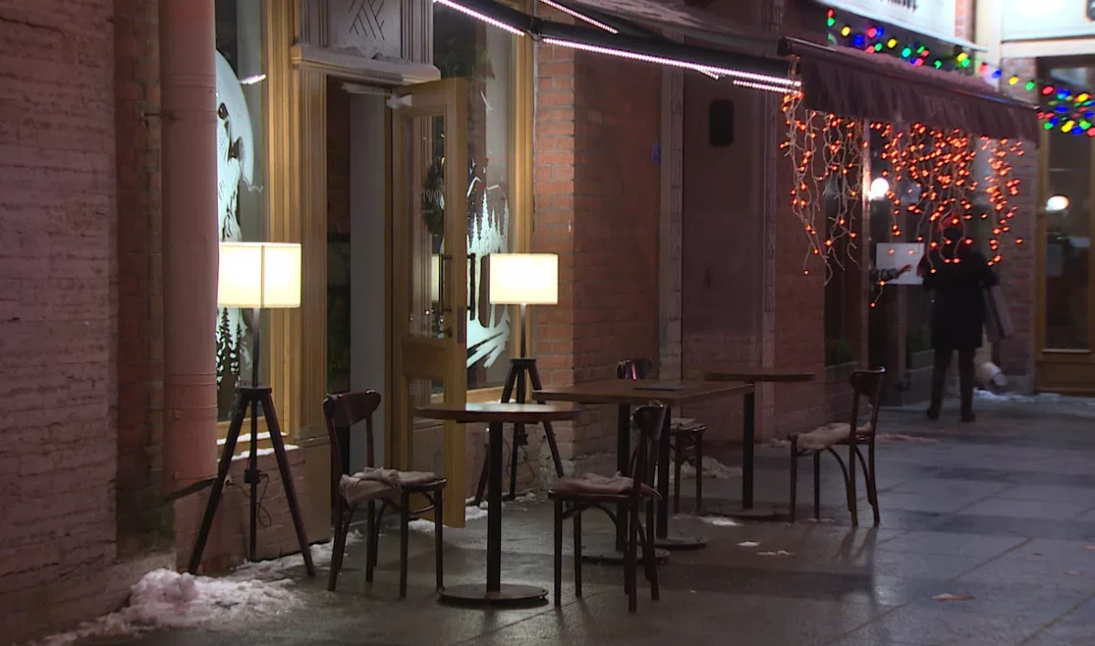 Почти каждый второй ресторан Петербурга сократил сотрудников во время пандемии - tvspb.ru