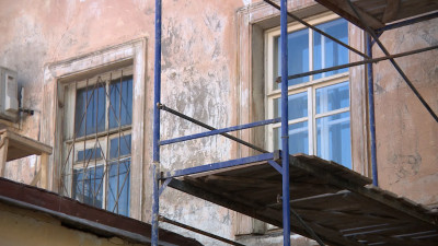 Почти две тысячи домов Петербурга в этом году ждет капитальный ремонт