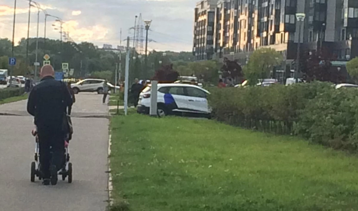 На парковке в Петербурге женщина на каршеринге сбила 5-летнего мальчика - tvspb.ru