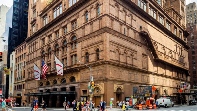 Нью-йоркский «Карнеги-холл» отстранил от концертов Гергиева и Мацуева