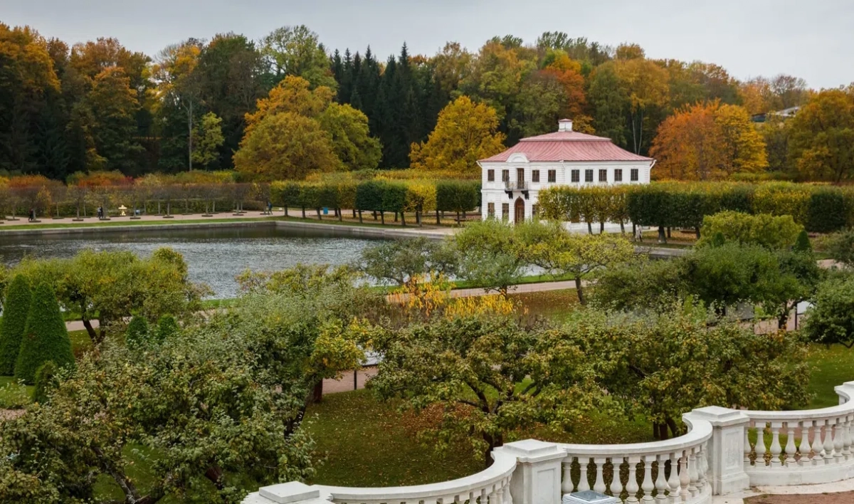 Из-за штормового ветра закрыли парки и часть музеев Петергофа - tvspb.ru