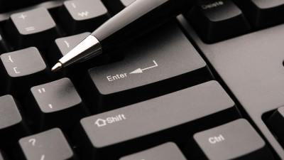 Инфекционисты назвали главного переносчика COVID в офисе