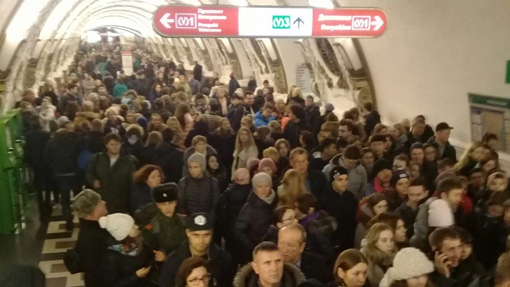 «Чёрная пятница» парализовала работу петербургского метро - tvspb.ru