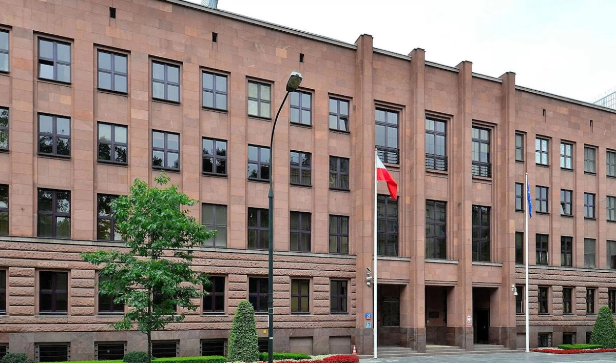 Захарова прокомментировала отказ Польши пригласить Россию на годовщину начала войны - tvspb.ru