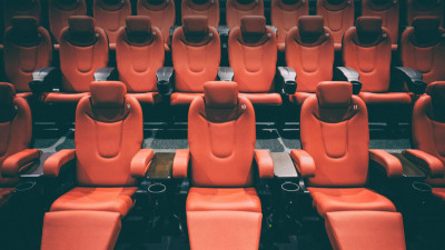 Уходят в онлайн. Какая судьба ждет кинотеатры в постковидное время