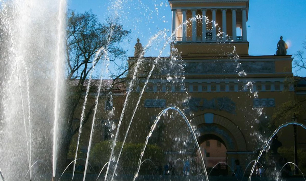 В День ВДВ массовые «заплывы» в фонтанах Петербурга зафиксированы не были - tvspb.ru