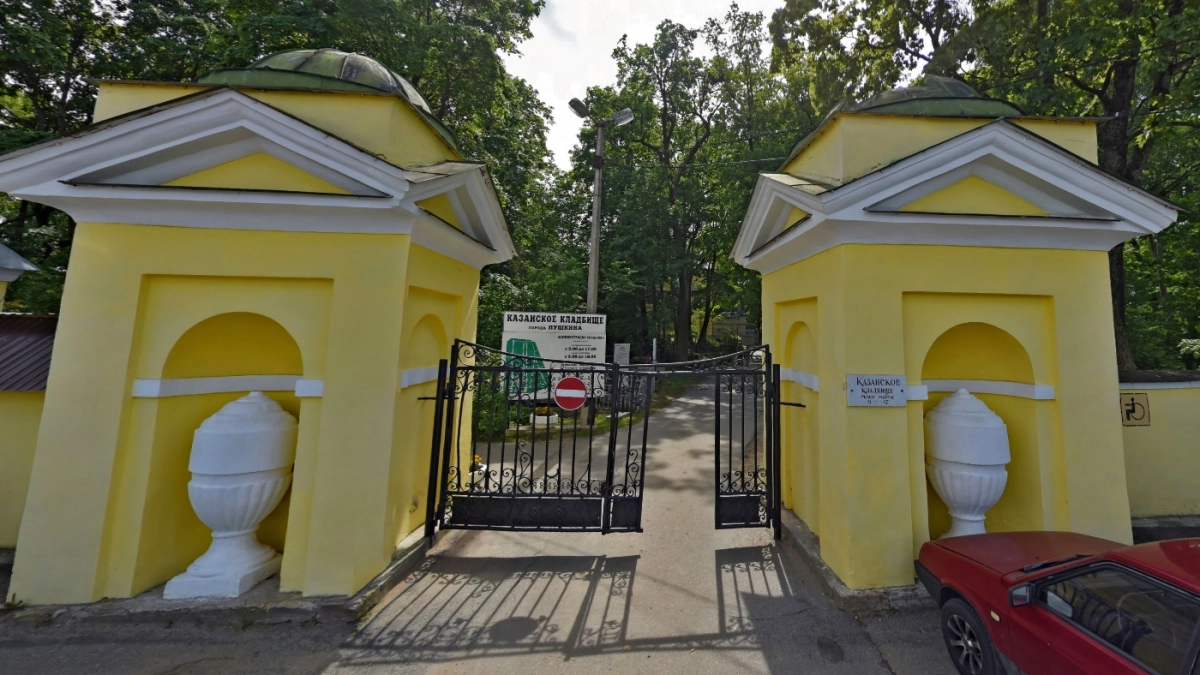 В Пушкине неизвестные разгромили 50 могил - tvspb.ru