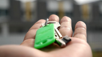 Петербурженка продала квартиру, чтобы выплатить долг по алиментам