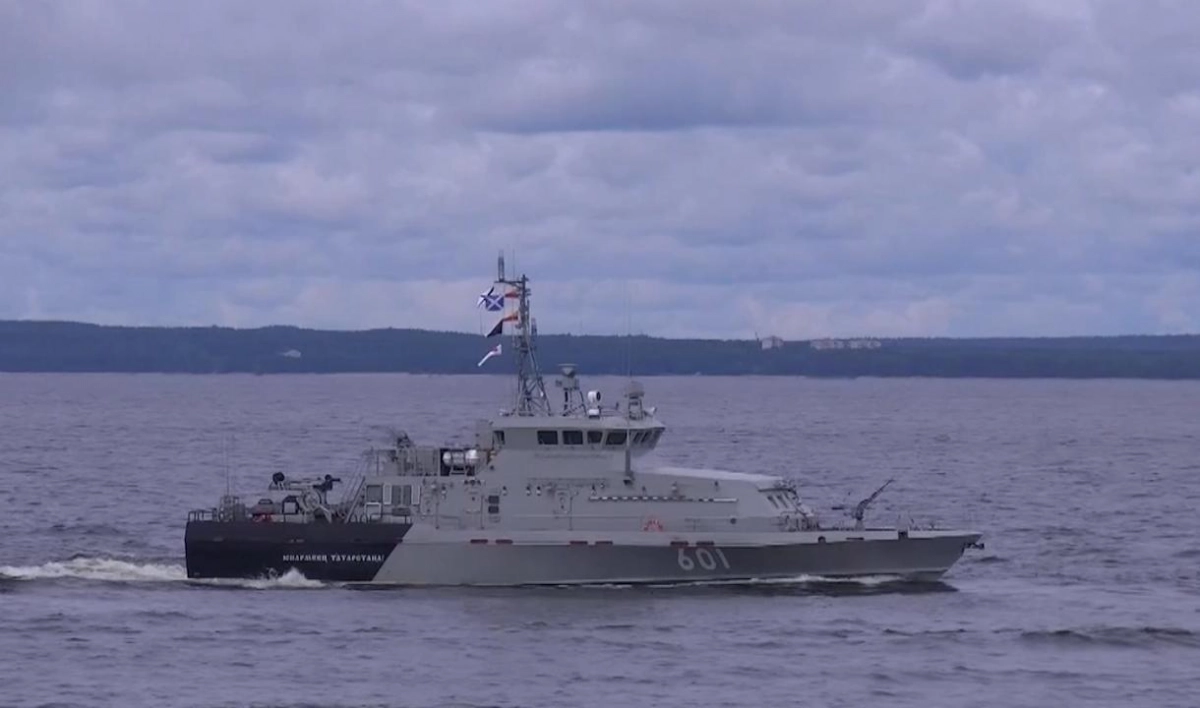 В Финском заливе прошла первая тренировка кораблей, участвующих в Главном военно-морском параде - tvspb.ru