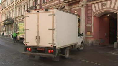 Дипломаты пакуют чемоданы: как проходит переезд генконсульства США