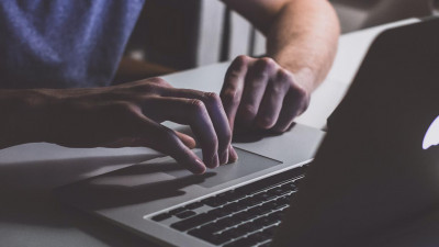 Глава комитета по труду и занятости Петербурга рассказал о выплатах тем, кто находится в состоянии нерабочего дня