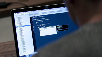 Разработчики сайтов, строители и стоматологи. Кто в Петербурге зарабатывает до 500 тысяч рублей