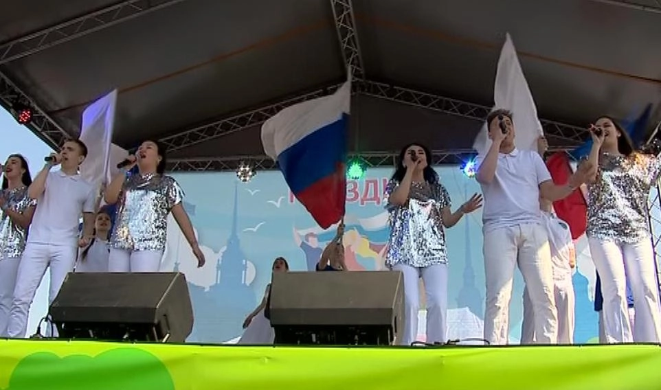 Первомайское шествие завершилось концертом на Дворцовой - tvspb.ru