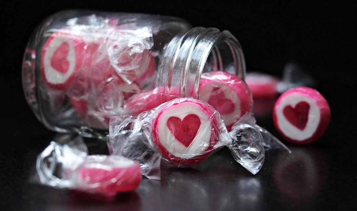 Следователи Ленобласти изъяли конфеты, которыми отравились дети - tvspb.ru