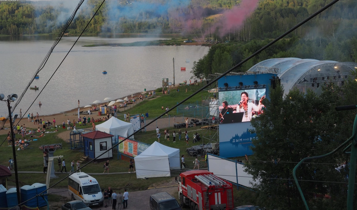 Бутусов, Чиж&amp;Co, «Добраночь». В Гатчине пройдет третий фестиваль «Дым над водой» - tvspb.ru