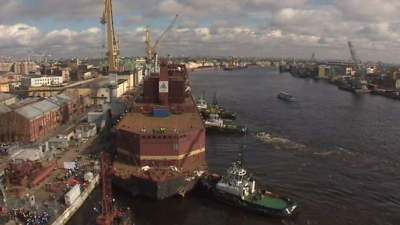 ПЭБ «Академик Ломоносов» покинул Балтийский завод