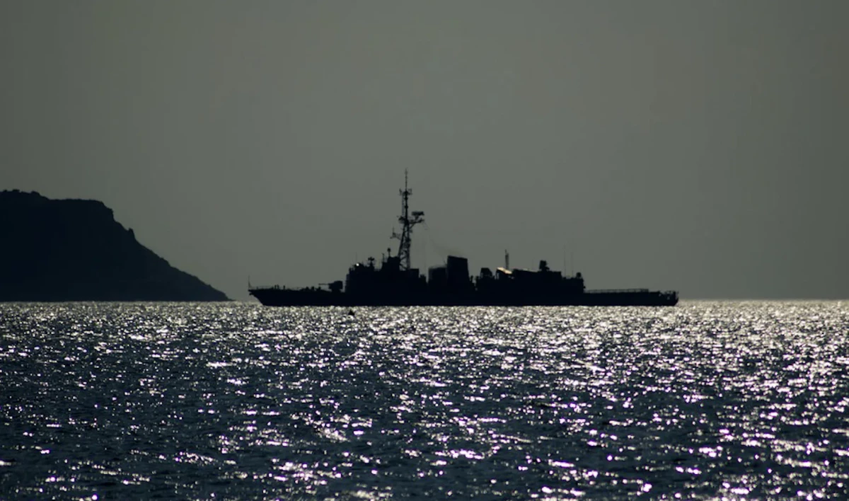 Российский корабль открыл предупредительную стрельбу по британскому эсминцу в Черном море - tvspb.ru