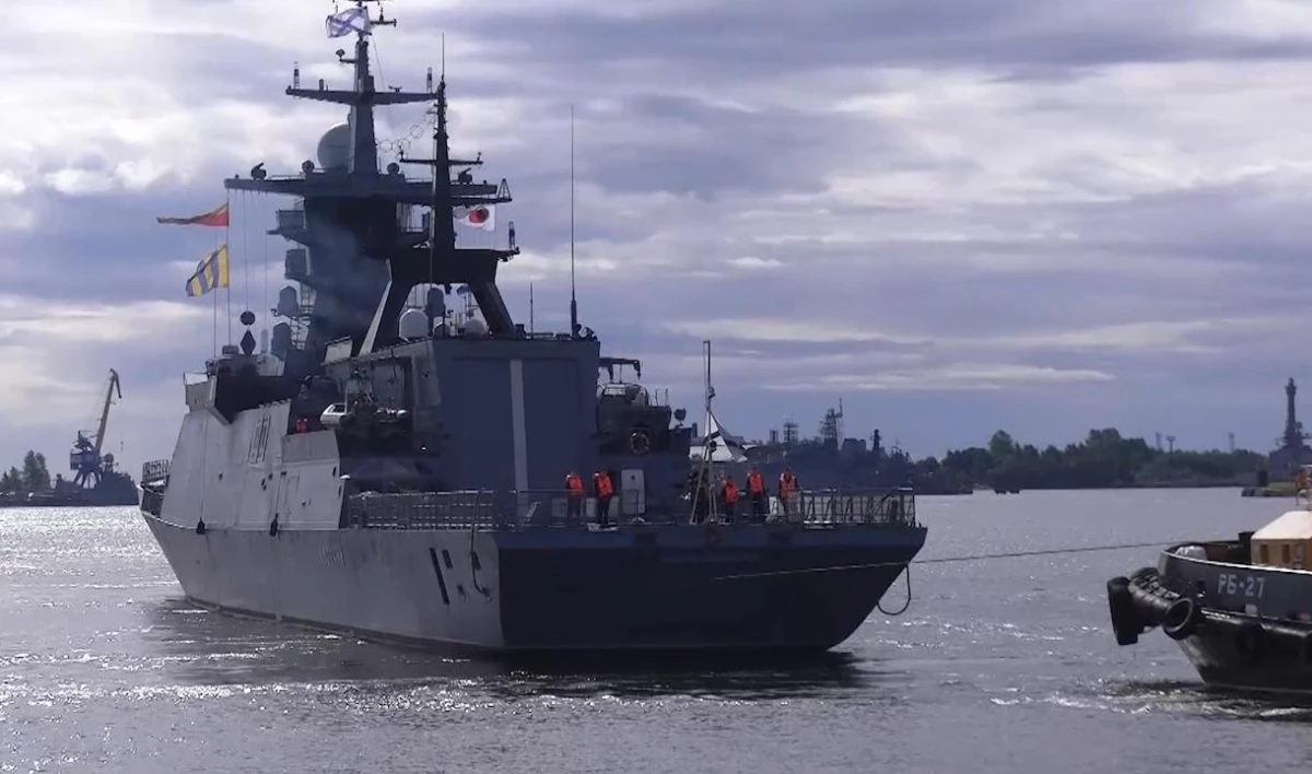 В Кронштадт прибывают корабли для участия в Главном военно-морском параде - tvspb.ru