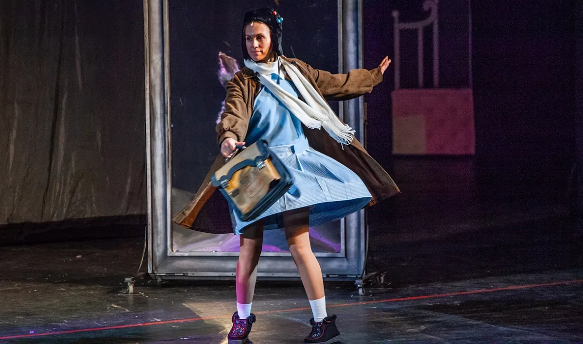 Петербуржцы смогут посетить премьеру спектакля «Королевство кривых зеркал» - tvspb.ru