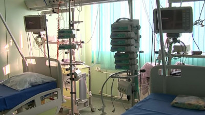 На искусственной вентиляции легких в Петербурге находятся 464 пациента