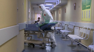 Петербурге за неделю стало на 16% больше активно больных COVID