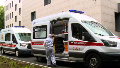 В Петербурге во время пандемии вдвое выросла нагрузка на бригады скорой помощи