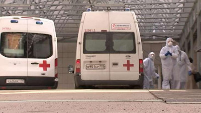 Дмитрий Лисовец: Надеемся сохранить оказание плановой медпомощи в Петербурге