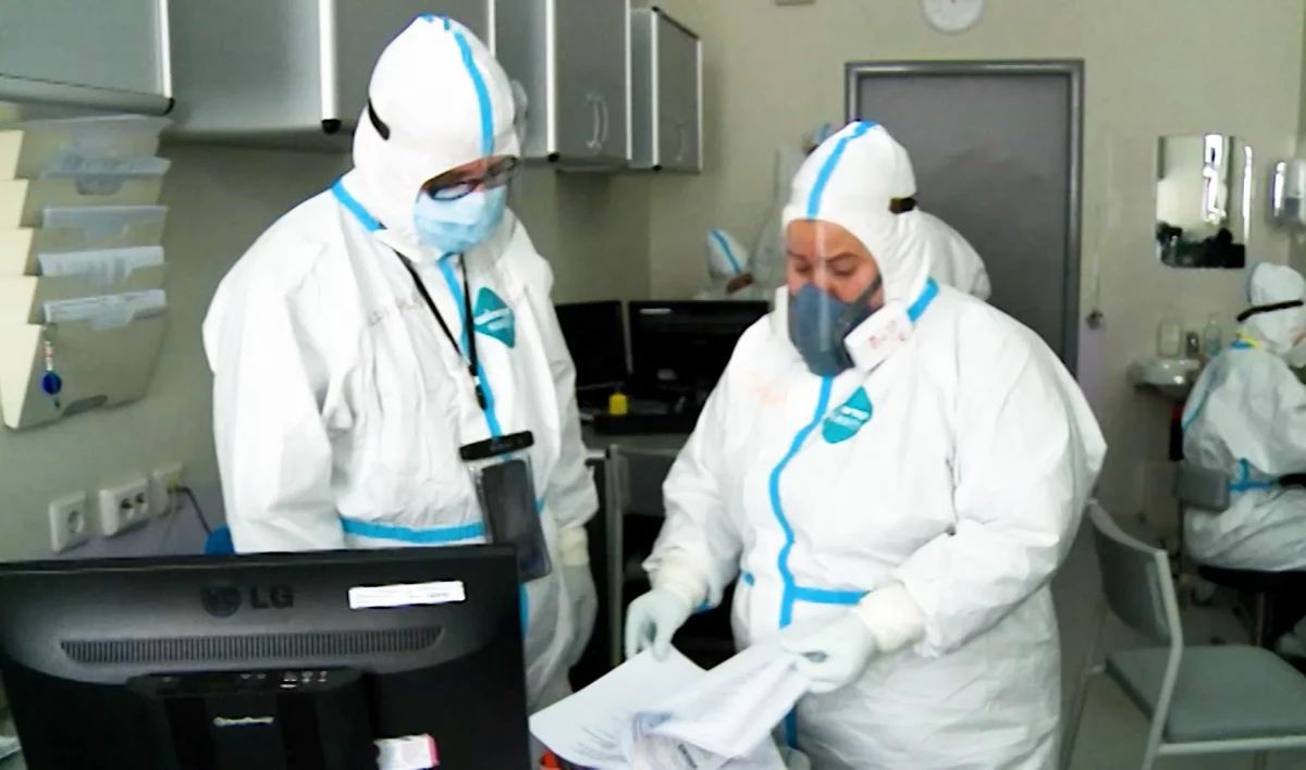 Петербург поддерживает уровень заболеваемости COVID-19 ниже 2 тысяч случаев в сутки - tvspb.ru