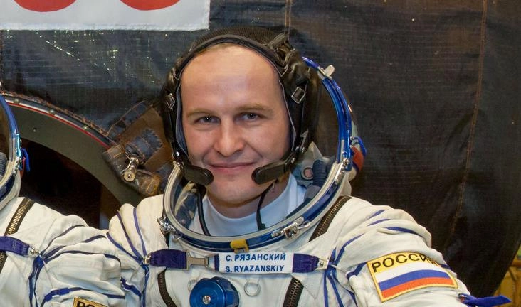 Космонавт Рязанский расскажет, можно ли забить гвоздь в космосе - tvspb.ru