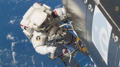 Астронавты NASA совершили очередной выход в космос с МКС