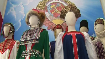 Мода Страны Советов: в Этнографическом музее представили уникальные костюмы времён СССР