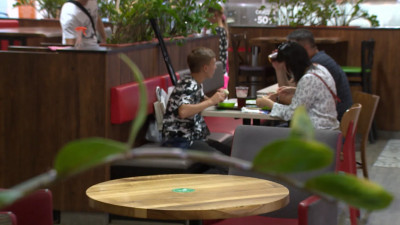 Спуск с плато COVID: Как Петербург возвращается к привычной жизни