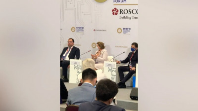 Анна Попова: Россия делится не только вакцинами от COVID, но и технологиями их создания