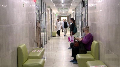 В Петербурге снижается количество новых случаев COVID-19
