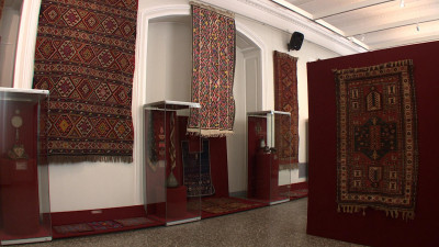В Этнографическом музее открылась выставка старинных азербайджанских ковров