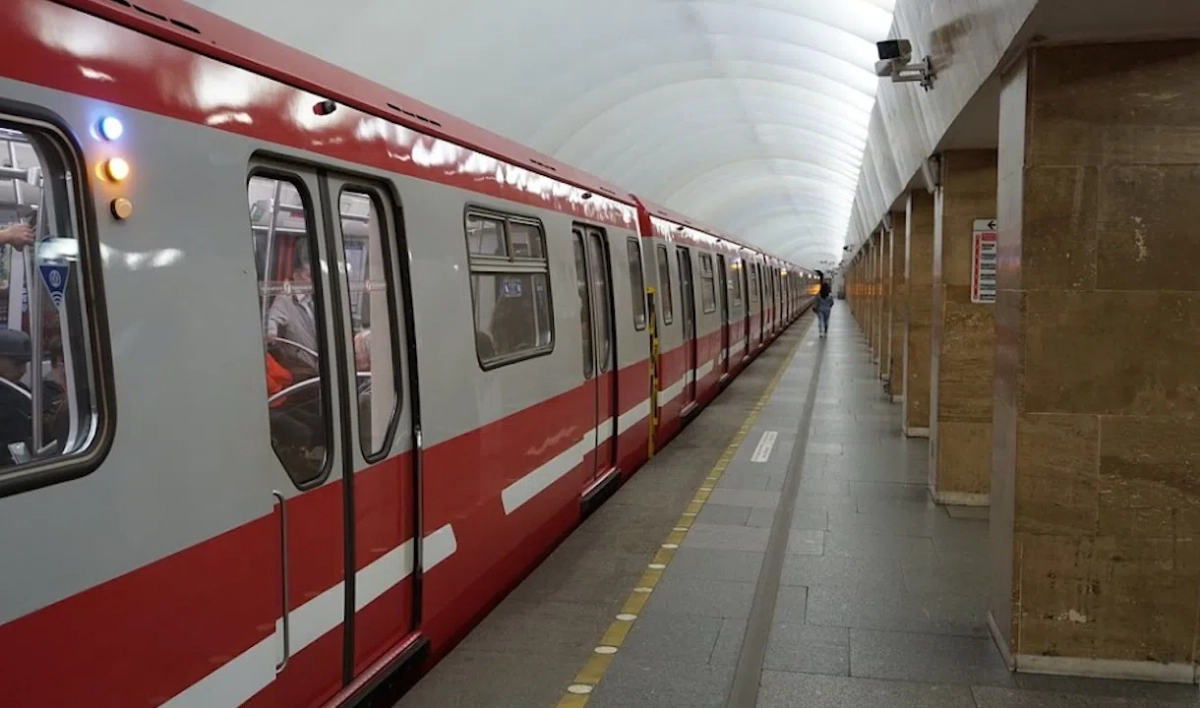 На первой линии метро восстановлено движение поездов - tvspb.ru
