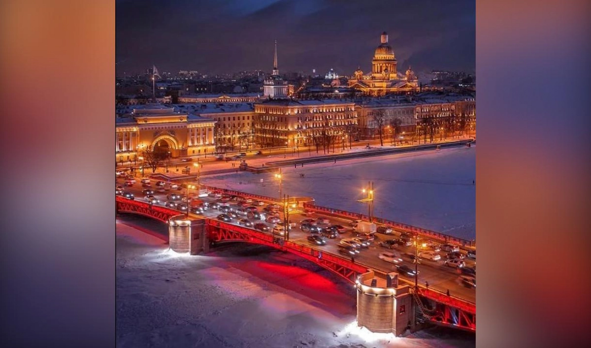 Дворцовый мост 12 дней будет подсвечиваться красным в честь Китайского Нового года - tvspb.ru