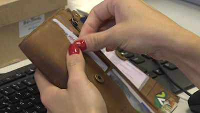 Количество выданных кредитных карт в России снизилось на 21%