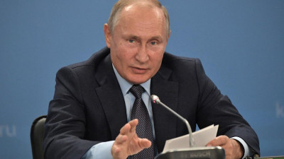 Путин рассказал, как России удалось избежать гражданской войны в 90-е годы