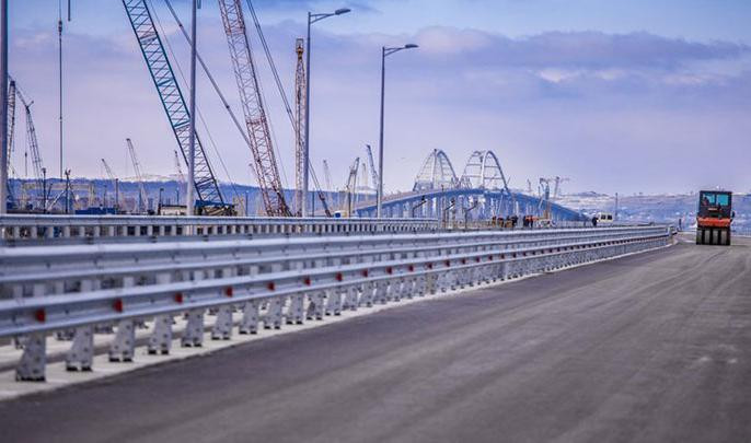 Завершилось строительство автодорожной части Крымского моста